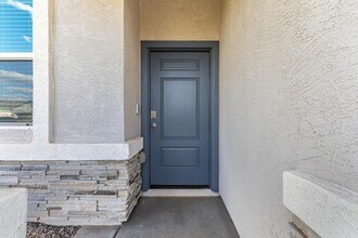 3241 W Shanley Ave in Mesa, AZ - Foto de edificio - Building Photo