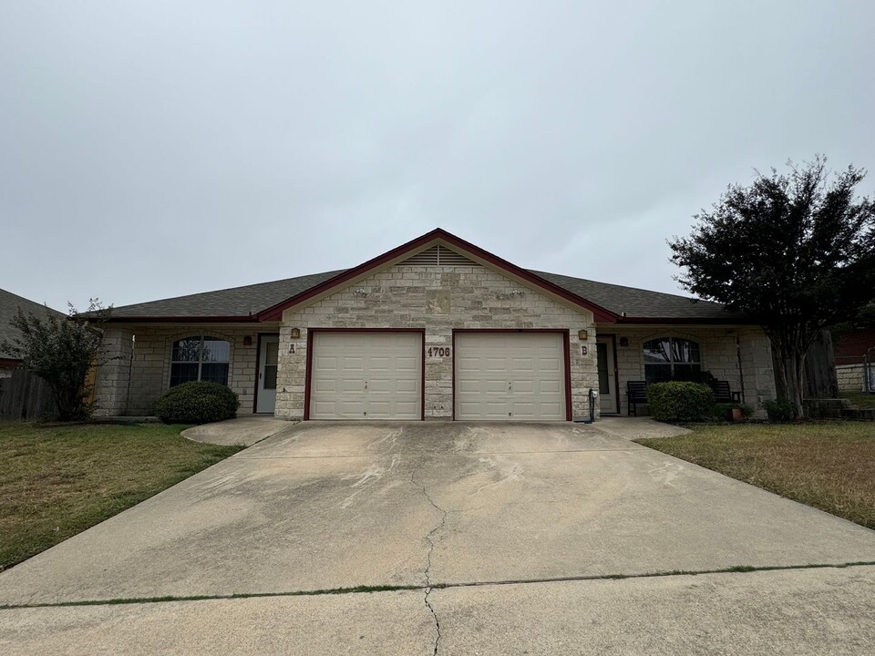 4706 John David Dr in Killeen, TX - Building Photo