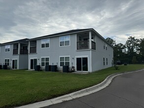 9109 Western Way in Jacksonville, FL - Building Photo - Building Photo