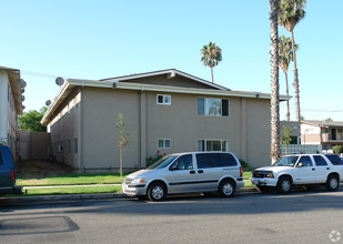 ANC1184 in Anaheim, CA - Foto de edificio - Building Photo