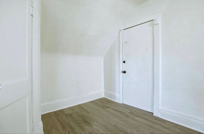 2323 S Washington Ave in Saginaw, MI - Building Photo - Building Photo