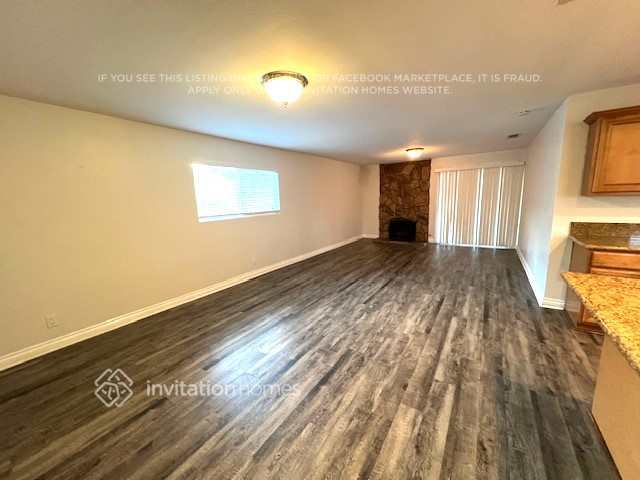 1070 Country Club Ln in Corona, CA - Foto de edificio - Building Photo