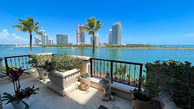 7241 Fisher Island Dr in Miami Beach, FL - Building Photo - Building Photo