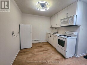 250 King St E in Kitchener, ON - Building Photo - Building Photo