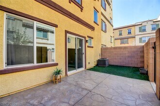 1525 Spiced Wine Ave in Henderson, NV - Building Photo - Building Photo