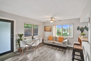 335 SW 20th St in Fort Lauderdale, FL - Building Photo