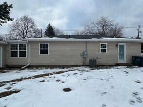 1810 Logan St in Muscatine, IA - Building Photo - Building Photo