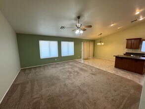 39610 N Cumberland Dr in San Tan Valley, AZ - Building Photo - Building Photo