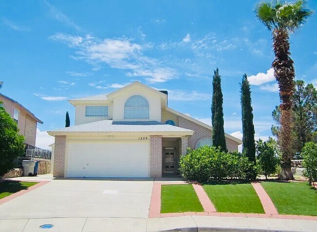 property at 1229 Diamond Cove Pl