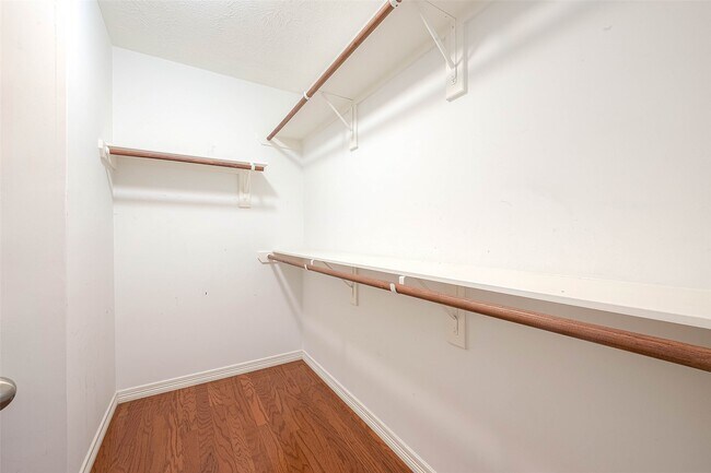 property at 5530 Kansas St