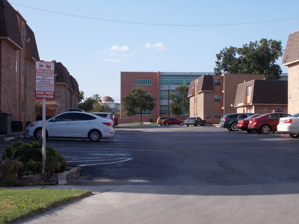 Laurel Apartments Photo