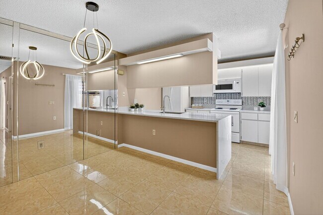 413 Buttonwood Ln