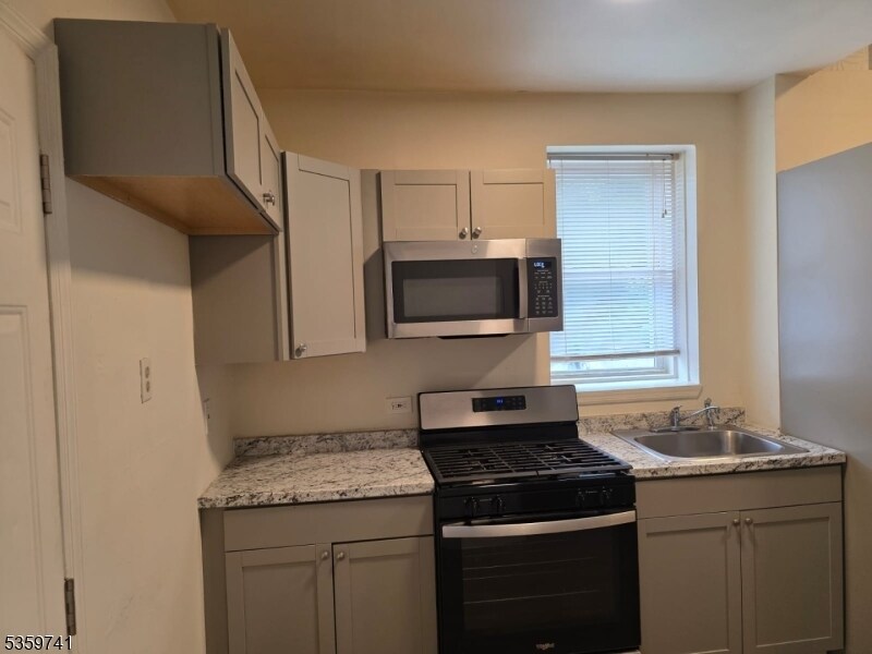 113 Elizabeth St in Garfield, NJ - Building Photo