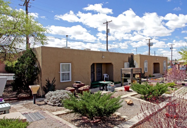 3301 4th St NW in Albuquerque, NM - Building Photo - Building Photo