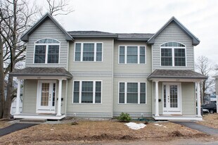 635 Hanover Street in Manchester, NH - Building Photo