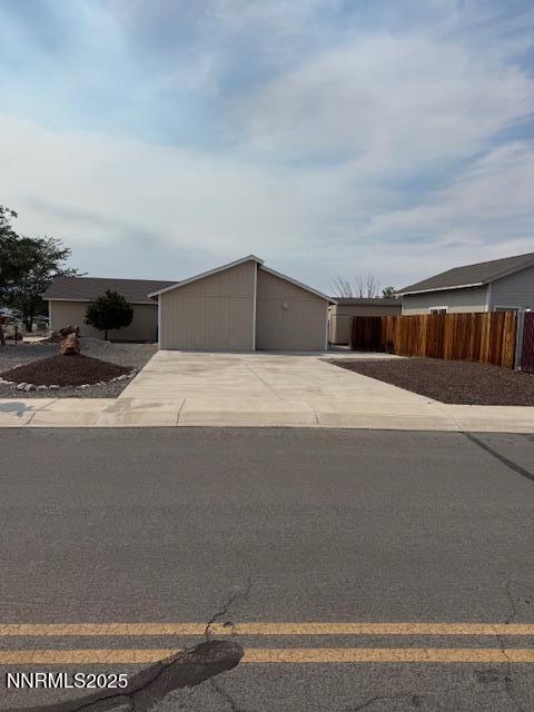 687 Jennys Ln in Fernley, NV - Building Photo - Building Photo