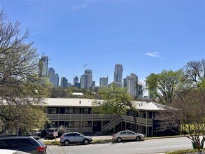 808 Winflo Dr in Austin, TX - Building Photo - Building Photo