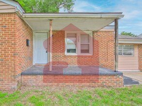 1105 Bellevidere Dr in Oklahoma City, OK - Building Photo - Building Photo
