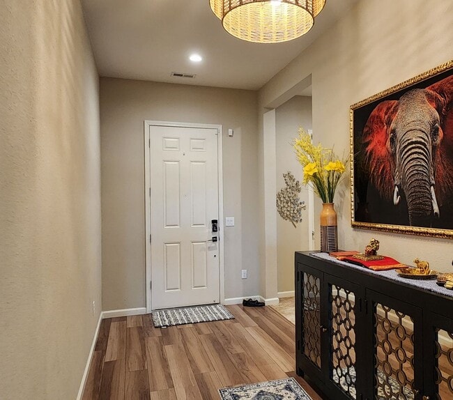 2243 Butte Creek Dr in Sparks, NV - Foto de edificio - Building Photo