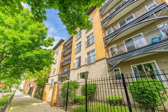 2720 W Cortland St in Chicago, IL - Building Photo - Building Photo