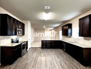 747 Red Barn Bnd in New Braunfels, TX - Building Photo - Building Photo