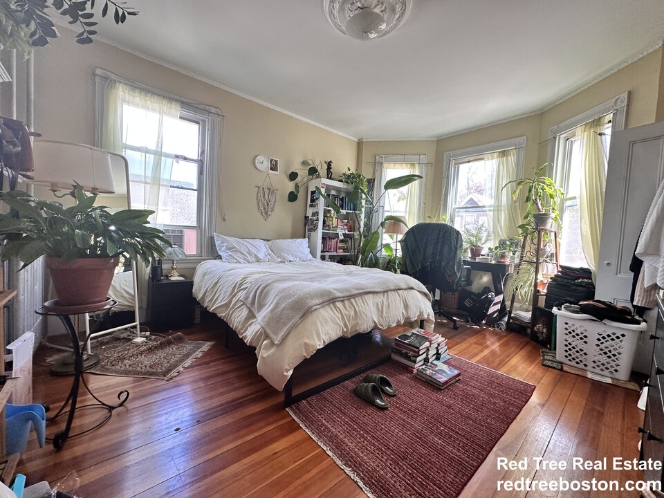 4 Montcalm Ave, Unit 2 in Boston, MA - Building Photo