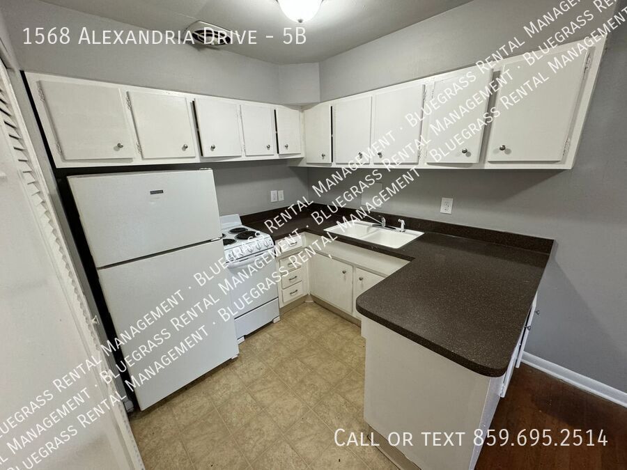 1568 Alexandria Dr-Unit -5B in Lexington, KY - Building Photo