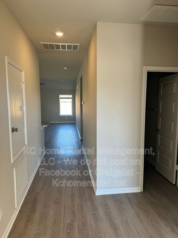 8029 SE 6th Terrace in Blue Springs, MO - Building Photo - Building Photo