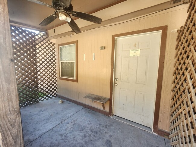 property at 21333 W Knox Dr