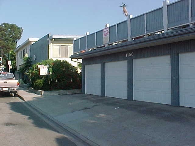 1150 Manhattan Beach Blvd, Unit 7 in Manhattan Beach, CA - Foto de edificio - Building Photo