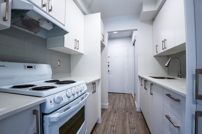 7790 Trémolières Av in Montréal, QC - Building Photo - Building Photo