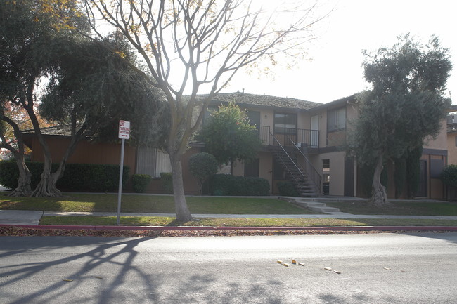 3389 San Mateo Ct in Merced, CA - Foto de edificio - Building Photo