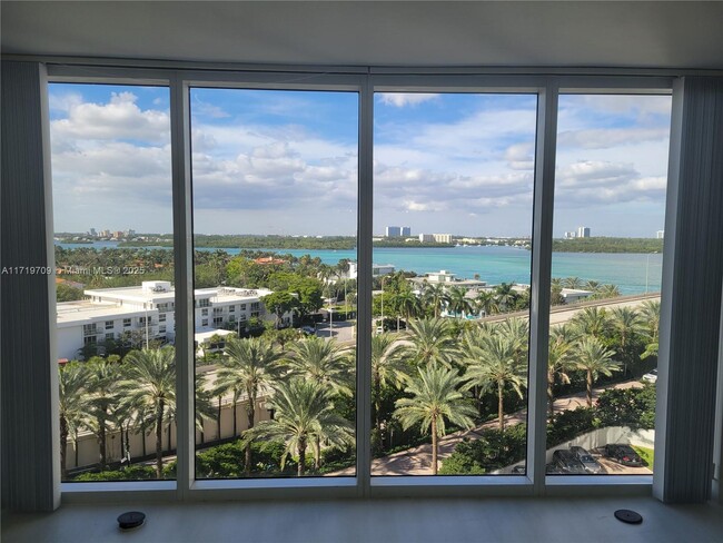 10275 Collins Ave, Unit 826 in Bal Harbour, FL - Building Photo - Building Photo