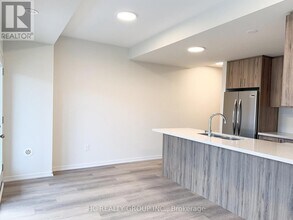194 Matawin Ln in Richmond Hill, ON - Building Photo - Building Photo