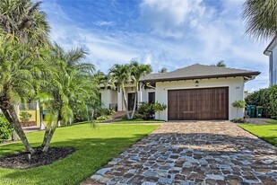 159 Conners Ave in Naples, FL - Foto de edificio - Building Photo