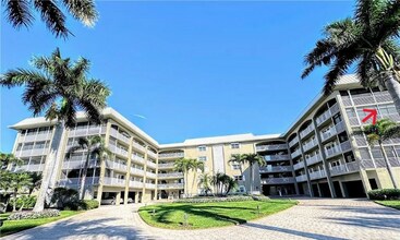 2880 Gulf Shore Blvd N in Naples, FL - Building Photo - Building Photo