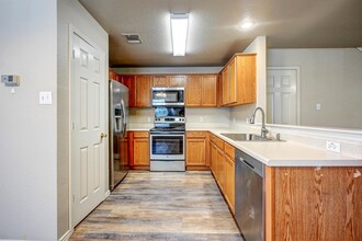 2301 Melissa Oaks Ln-Unit -1027 in Austin, TX - Building Photo - Building Photo