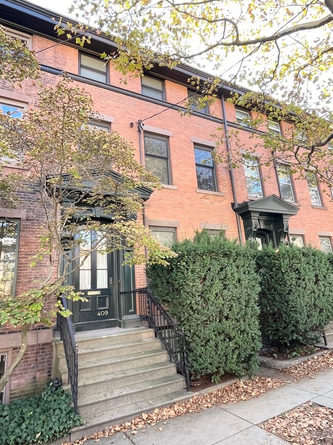 409 Temple St in New Haven, CT - Foto de edificio - Building Photo