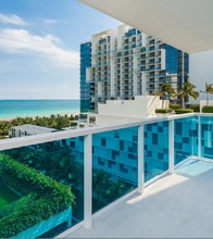 Roney Palace in Miami Beach, FL - Foto de edificio - Building Photo