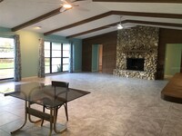 402 W Crystal Dr in Sanford, FL - Building Photo - Building Photo