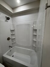 37 Kirk St, Unit 31-1 in Lowell, MA - Foto de edificio - Building Photo