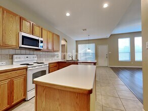 6421 Quail Valley Dr in Midlothian, TX - Building Photo - Building Photo