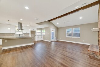 2103 Woodway Dr in New Caney, TX - Building Photo - Building Photo