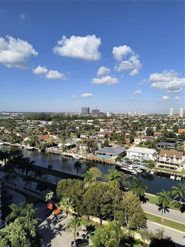 3610 Yacht Club Dr in Aventura, FL - Foto de edificio - Building Photo