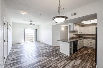3434 E Baseline Rd, Unit Cute 2bed/2bath in Phoenix, AZ - Building Photo - Building Photo
