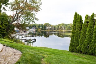 271 S 3rd Ave in Fruitport, MI - Building Photo