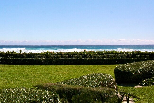 3400 S Ocean Blvd in Palm Beach, FL - Building Photo - Building Photo