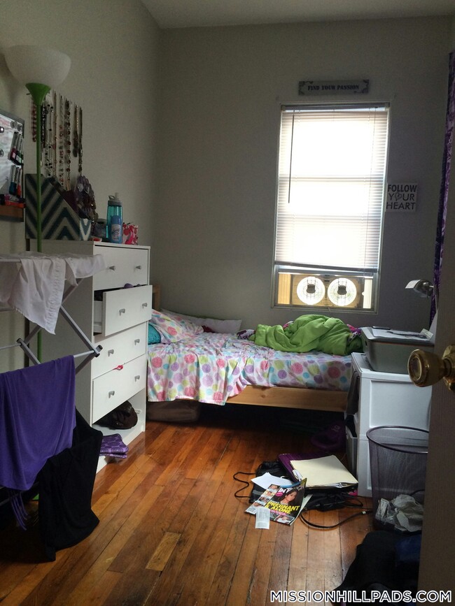 property at 894 Huntington Ave