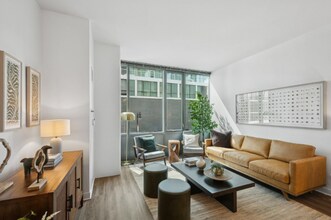 938 W Lake St in Oak Park, IL - Foto de edificio - Building Photo