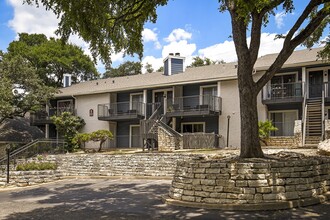 Bartons Mill Apartments in Austin, TX - Foto de edificio - Building Photo